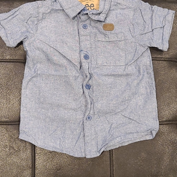 2 Boy's Button Down Shirts - Picture 2 of 4
